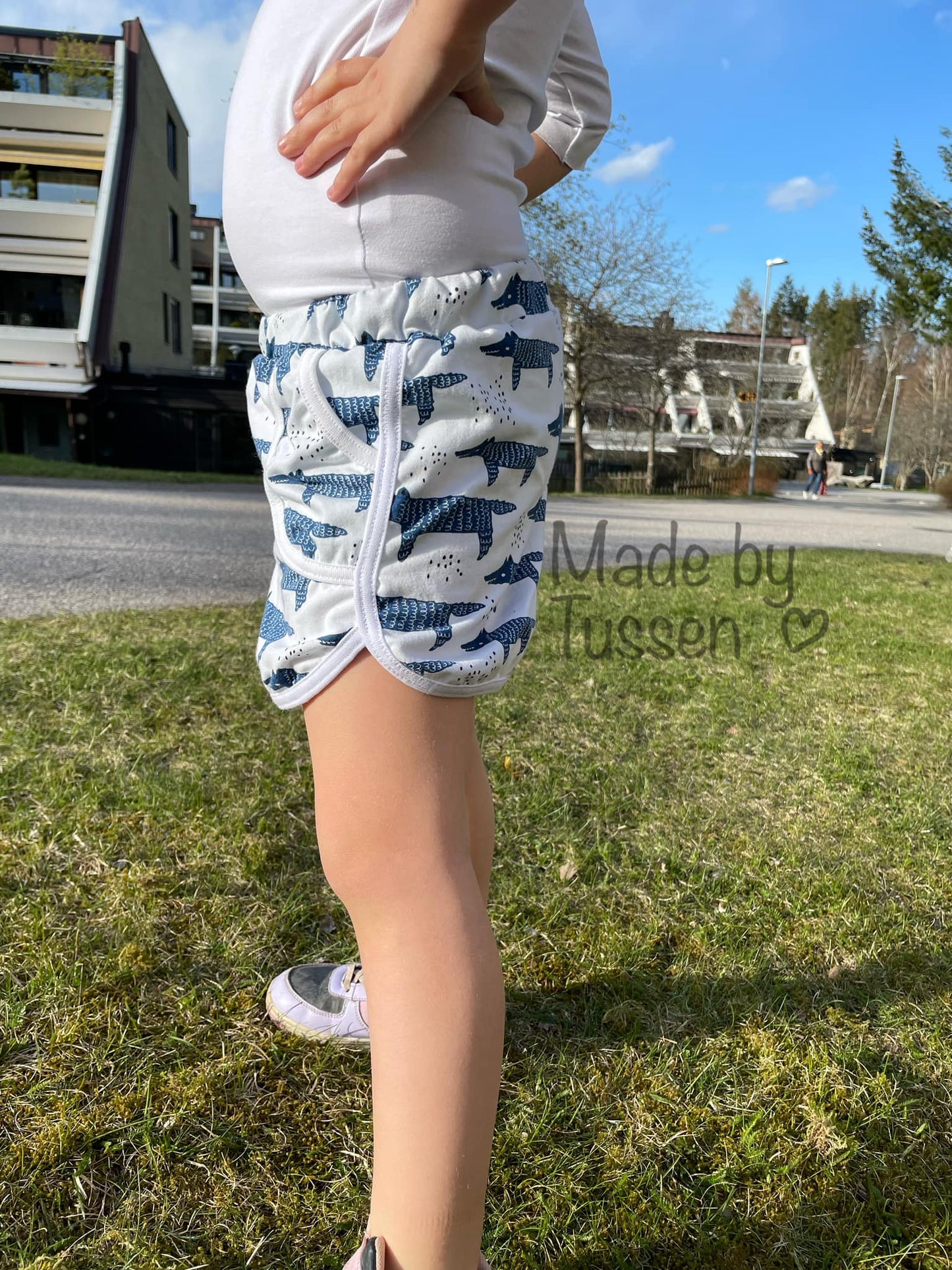 Run Around Shorts Strl 86-164 Pappersmönster