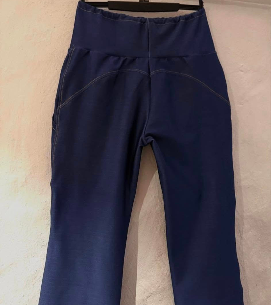 A Pair with Flare Strl 34-56 Pappersmönster