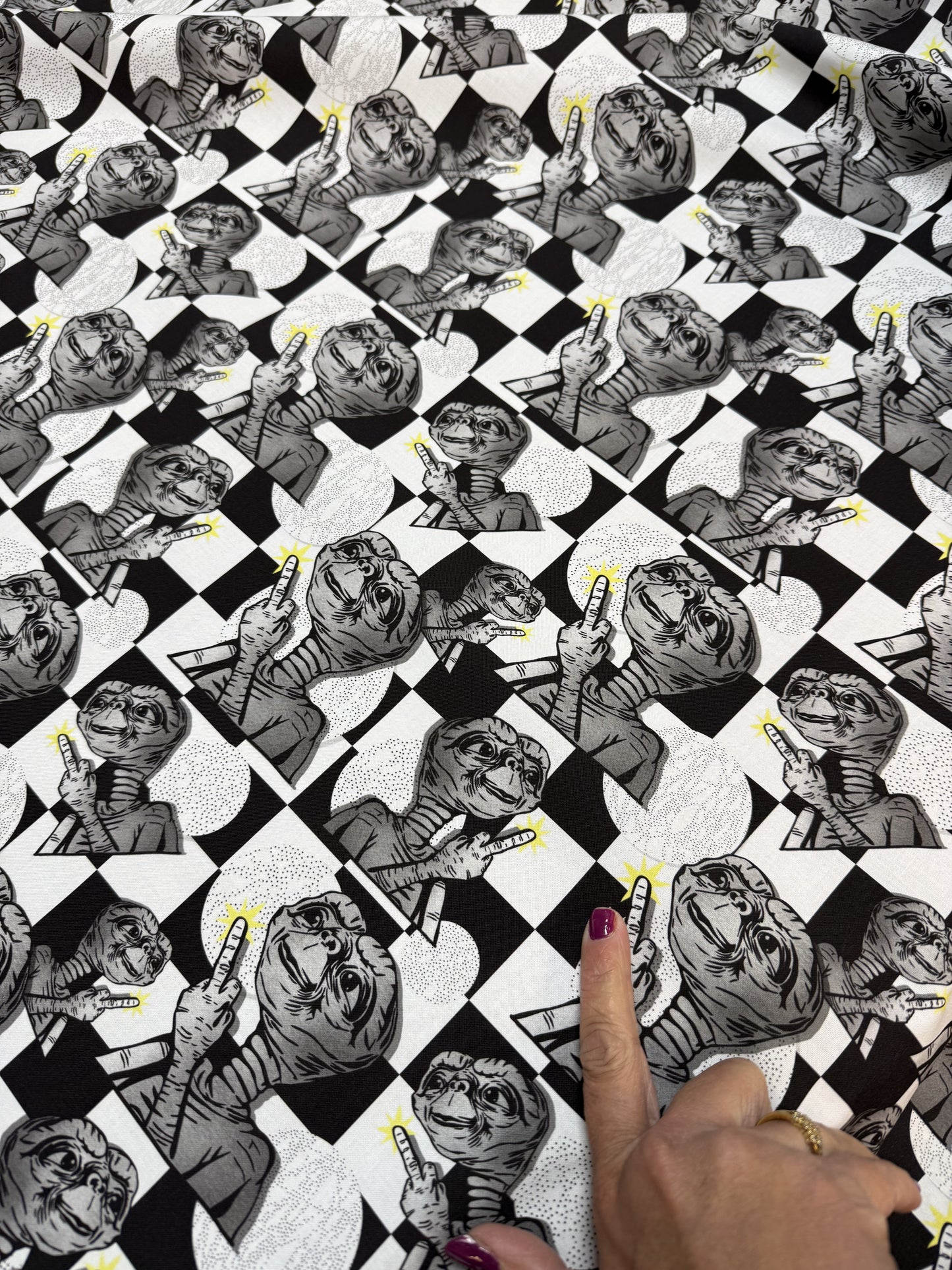 Bomullssatin Phone Home 1 m.