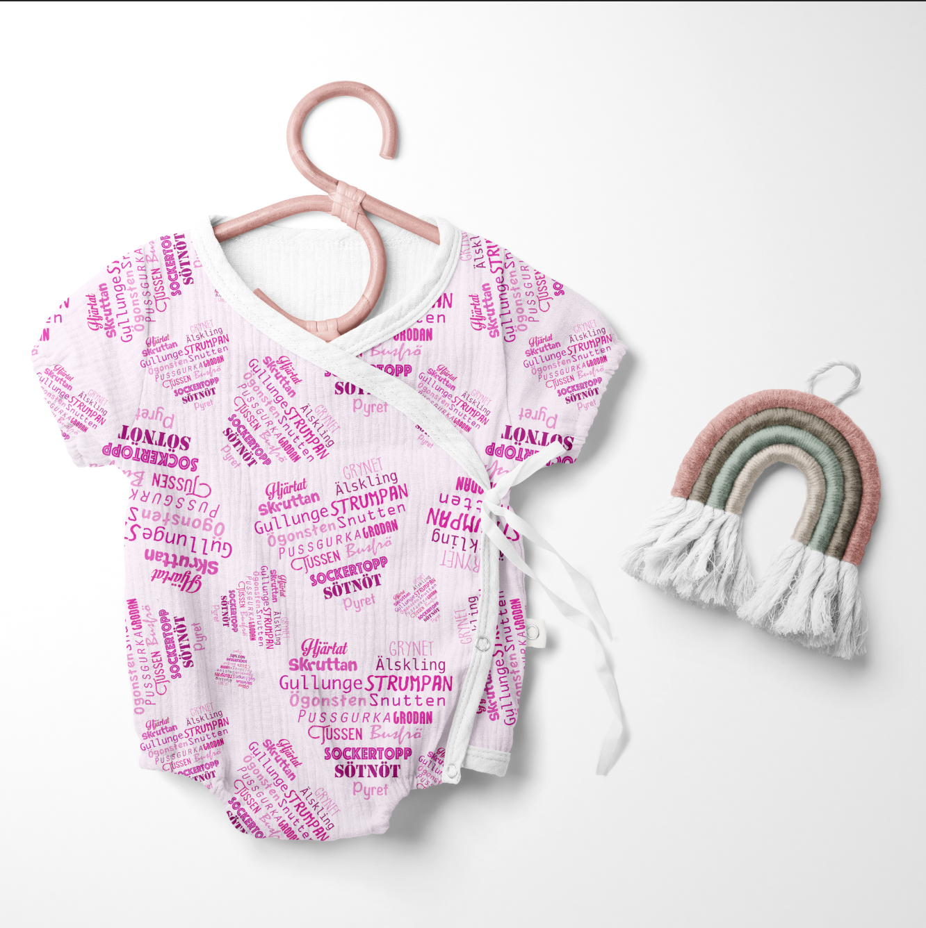 Heart Words Pink TRYCKS PÅ BESTÄLLNING