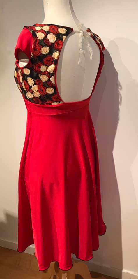 Blueberry Bell Dress Strl 80-164 Pappersmönster