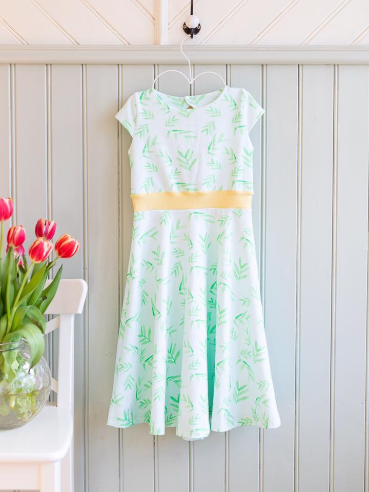 Blueberry Bell Dress Strl 80-164 Pappersmönster