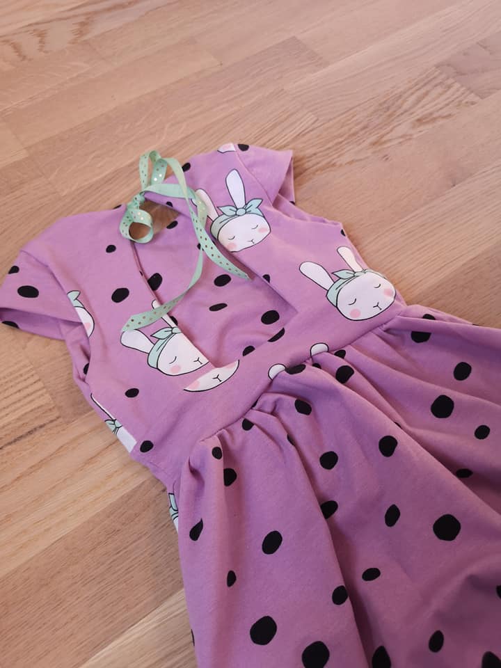 Blueberry Bell Dress Strl 80-164 Pappersmönster