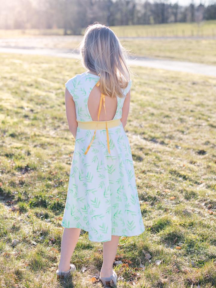 Blueberry Bell Dress Strl 80-164 PDF-mönster
