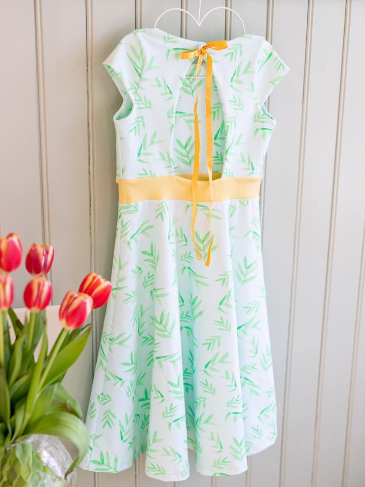 Blueberry Bell Dress Strl 80-164 Pappersmönster