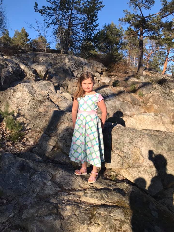 Blueberry Bell Dress Strl 80-164 Pappersmönster