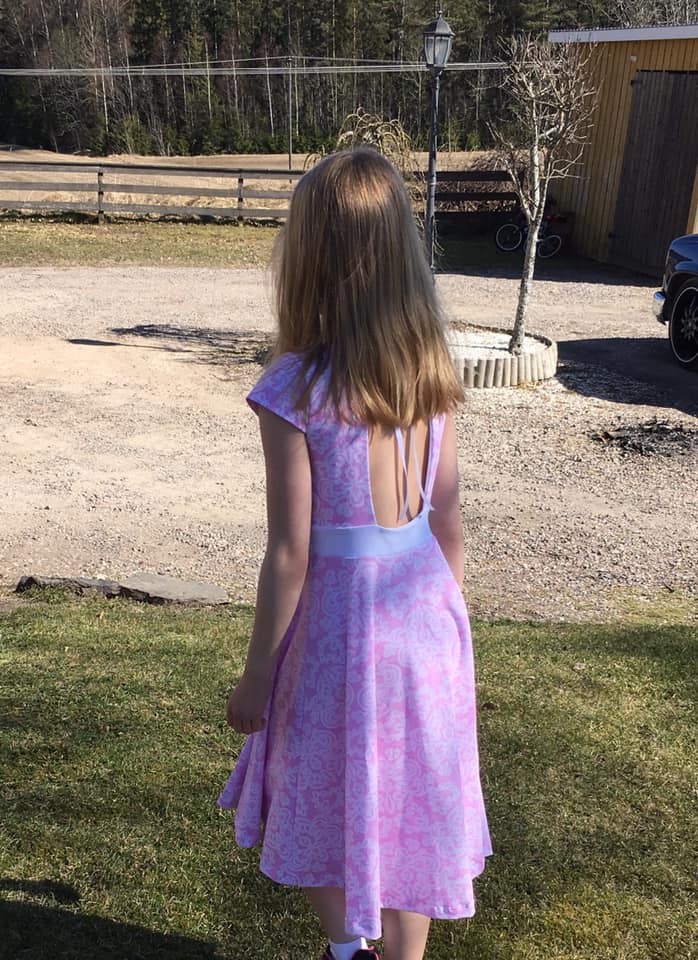 Blueberry Bell Dress Strl 80-164 Pappersmönster