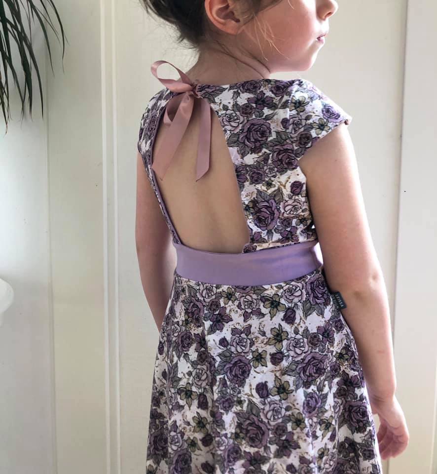 Blueberry Bell Dress Strl 80-164 Pappersmönster