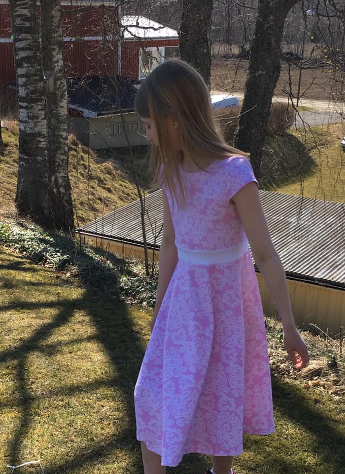 Blueberry Bell Dress Strl 80-164 Pappersmönster