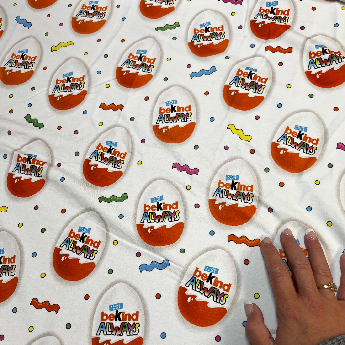 Be Kind Vit Öglad Jogging/French Terry