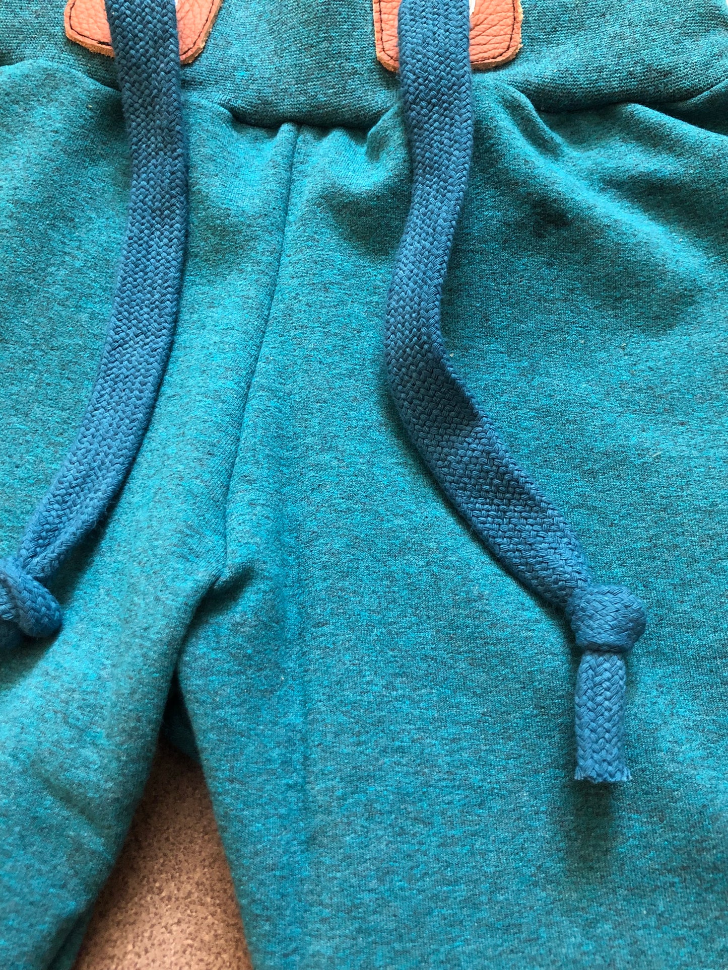 Breda enfärgade Hoodie-snoddar