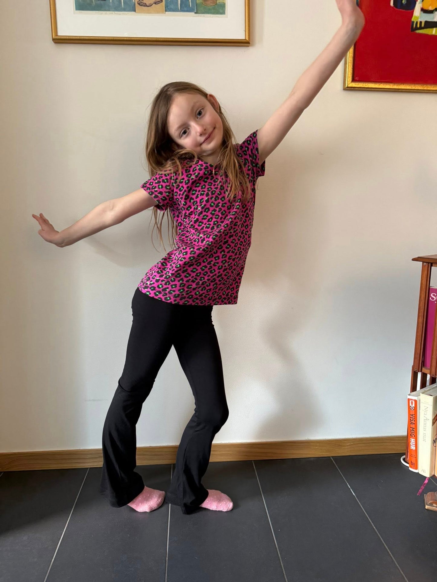 Tween Uniform Strl 92-164 Pappersmönster FÖRHANDSBOKNING