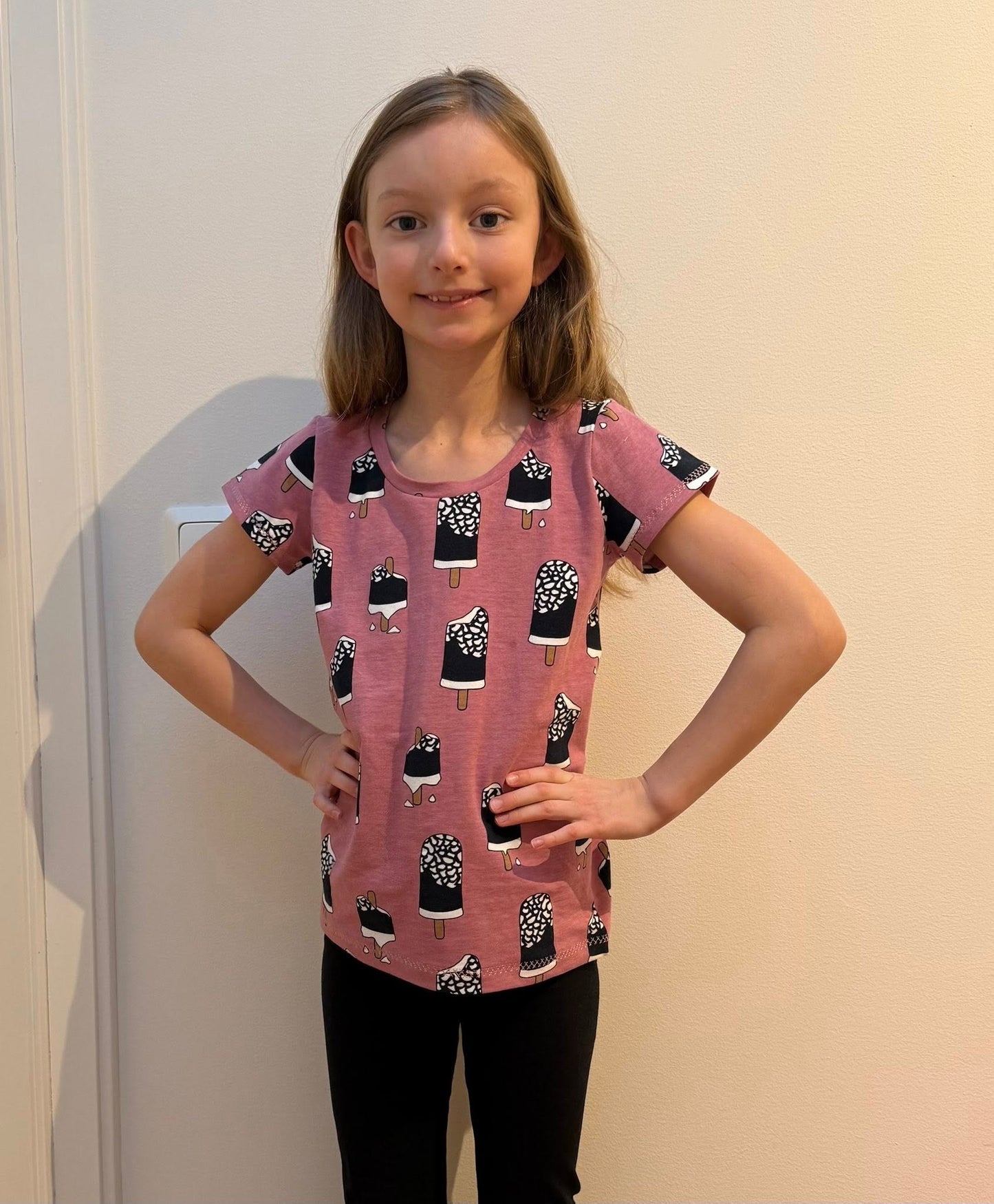 Tween Uniform Strl 92-164 Pappersmönster FÖRHANDSBOKNING