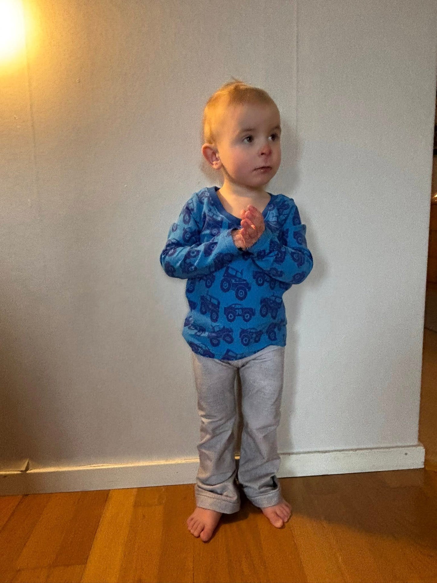 Tween Uniform Strl 92-164 Pappersmönster FÖRHANDSBOKNING