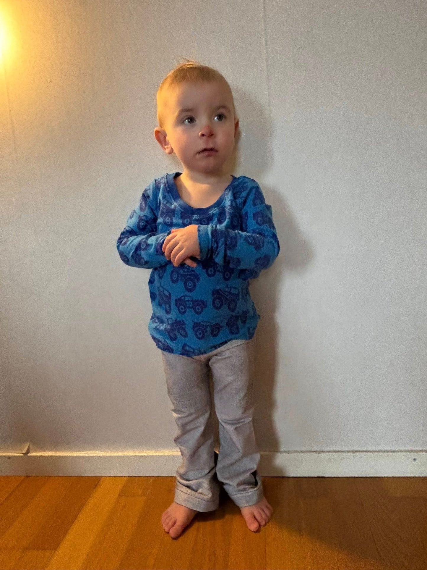 Tween Uniform Strl 92-164 Pappersmönster FÖRHANDSBOKNING