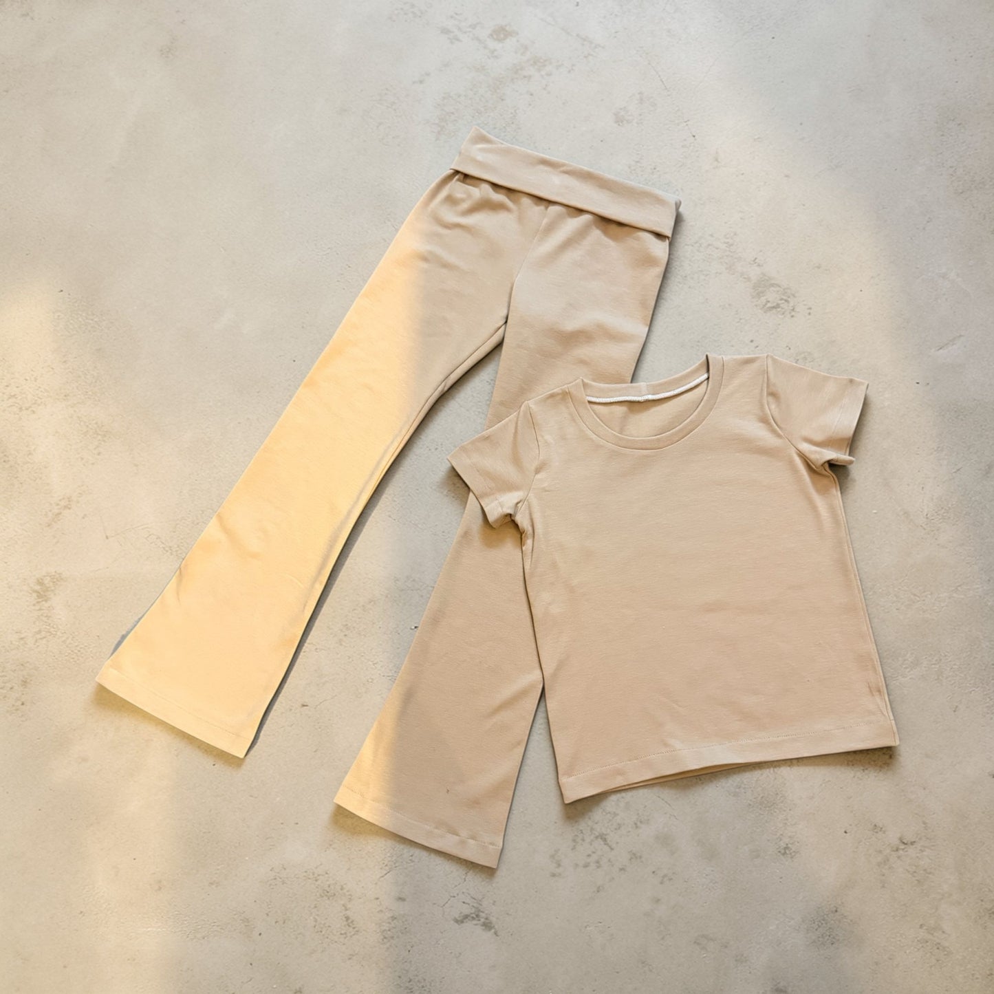 Tween Uniform Strl 92-164 Pappersmönster FÖRHANDSBOKNING