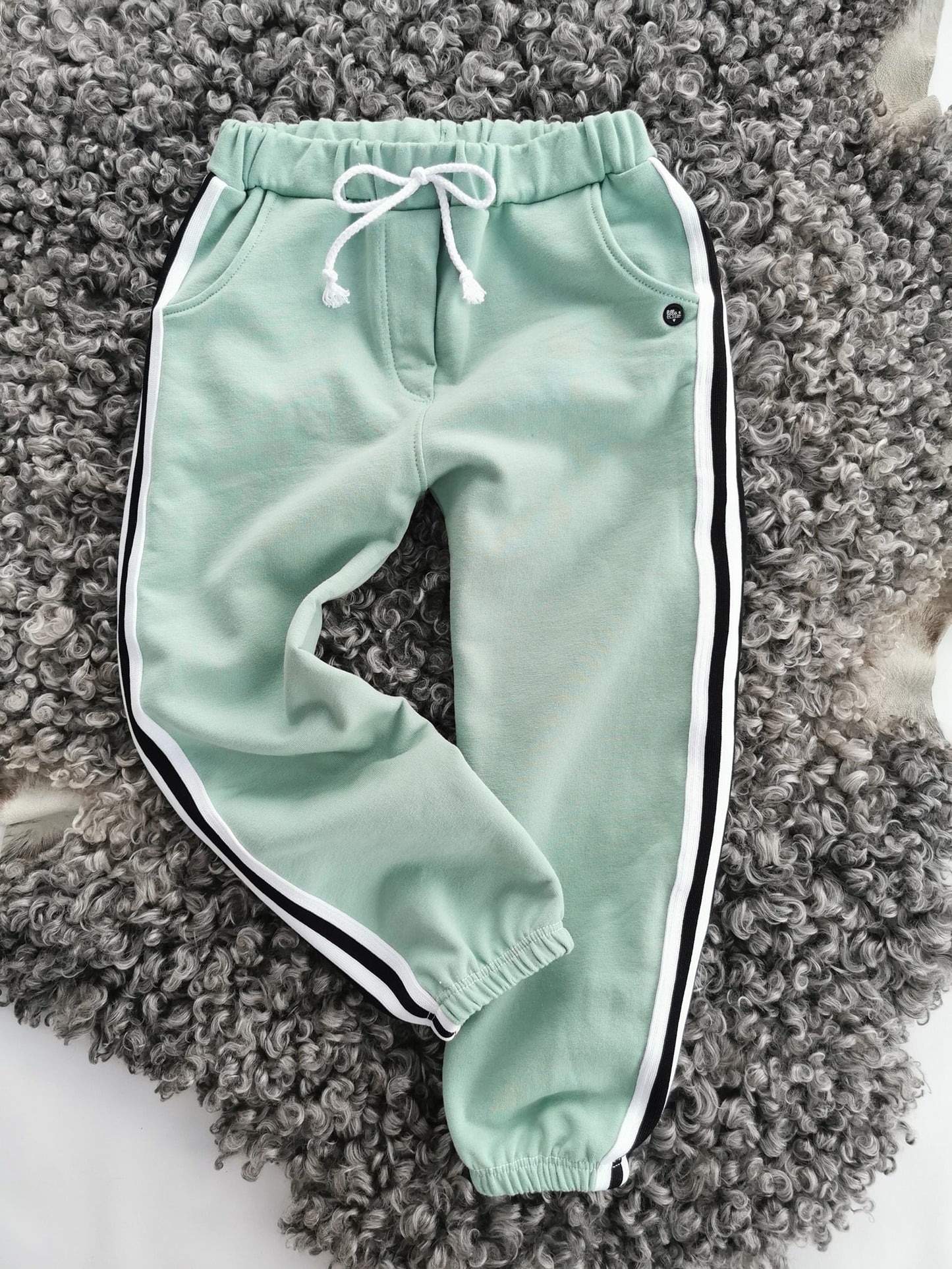The JoyfUL(LE) Junior Jeans Strl 56-122 PDF-mönster
