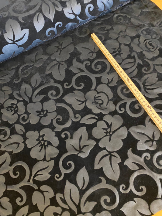 Svarta Sammetsblommor